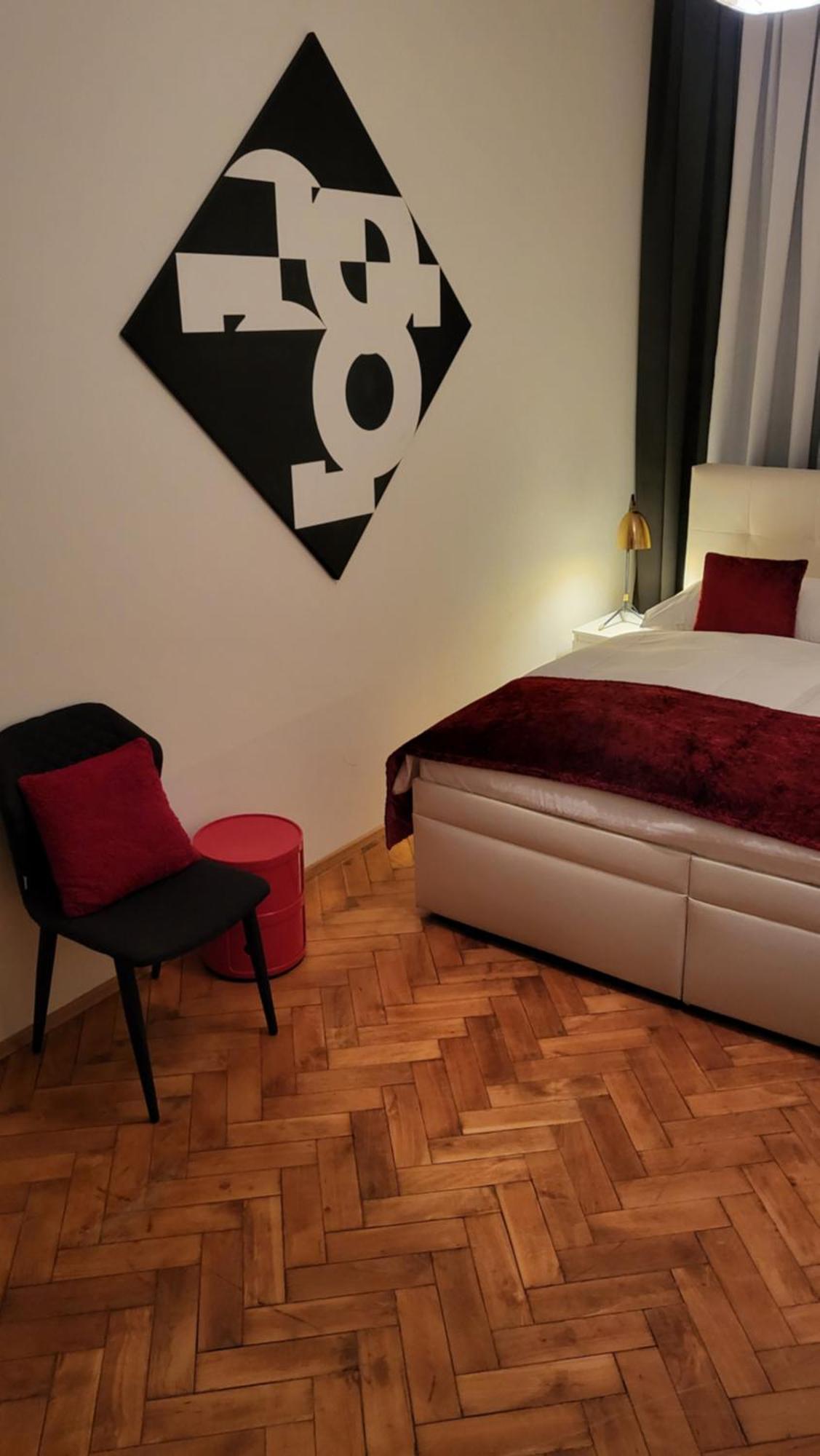 Premium - Free Massages From Physiotherapists Apartment